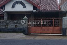 Disewakan kamar kost di bantul. Jl. Monumen Angkatan Udara No.76 Krobokan Tamanan Bantul.