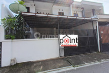 Rumah Bagus 2 Lantai Strategis Lingkungan Nyaman Dekat Manahan