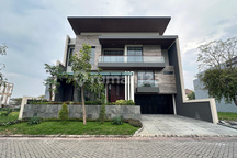 Rumah Baru Minimalis Split Level Pakuwon Dekat Graha & Citraland