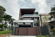 Rumah Mewah Semi Furnish Ada Private Lift Citraland Dekat Pakuwon