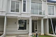 Disewakan Rumah 2 Lantai Siap Huni