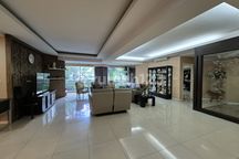 Taman Anggrek Disewakan.secepatnya. 292M2. Kt 4+1 Apartemen 4 Kamar Tidur Furnished