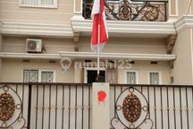 Rumah 4 Kamar Kompleks Jatimakmur, SHM, Dekat Mall