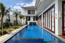Rumah Mewah Semi Furnished Kemang Jakarta Selatan