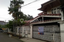 Rumah 2 Lantai Bagus Sertifikat Hak Milik di Jl. Satria Raya, Jakarta Timur BU Nego sampai deal luas 400m2