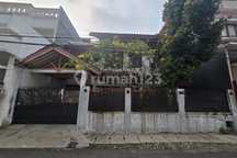 Jual Cepat Rumah Bagus 2 Lantai Lokasi Strategis