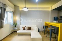 Disewakan Unit Apartmen The Suites Metro Type 2 br Siap Huni