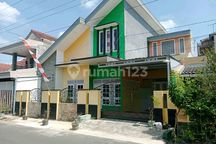 Rumah Bagus Perumahan Fajarindah Colomadu
