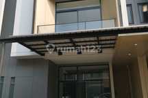 Disewakan Rumah Baru Bagus Furnished Cluster Tanakayu Bsd