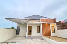 Rumah Cantik Desain Tropical Modern Deket Semanggi Pasar Kliwon