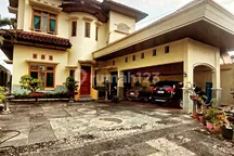 Rumah Mewah Lahan Luas 920 M2 Di Kartasura Solo