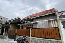 Rumah Cantik Gedongan Colomadu Pinggir Jalan Utama