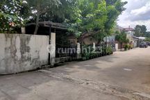 Rumah 1 Lantai , Murah, Butuh Uang Cepat, Luas Bonus Tanah 50 Meter,, Lokasi Startegis, di Taman Shangrila Indah Unit 1, [ S H M], Akses Mobil Luas, Ada Kebun, Halaman Luas, Security 24 Jam