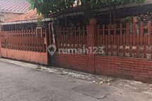 Jual Rumah Tua Di Area Strategis Kebayoran Baru