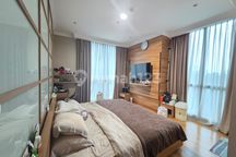 Dijamin Paling Murah 3 BR Corner Low Floor 180Sqm Furnished, Private Lift di Residence 8 Senopati