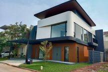 Rumah Brand New, Icon Cosmo Tropical Design, Siap Huni