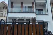 DESAIN MODERN MINIMALIST, RUMAH KAWASAN NUSALOKA BSD CITY