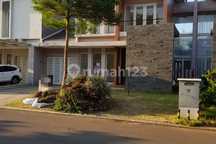 Dijual Rumah Cantik Cluster Orlanda di Alam Sutra