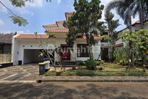 Rumah Depan Taman Dalam Cluster Premium di Bintaro Jaya Sektor 9