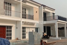 Town House Full Bata Merah di Jatibening Bekasi Security 24 Jam Dekat Akses Tol