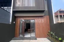 Town House Ready Unit Daerah Strategis Dekat Pusat Perbelanjaan dan Sekolah