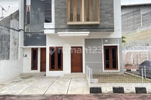Rumah Dalam Perum 4 Kamar Tidur Area Barat Hyat atau Jalan Magelang Dekat ke Ugm
