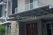 Rumah Disewakan Semi Furnish Dalam Perum 5 Kamar Tidur Area Umbulharjo