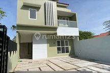 Rumah Disewakan Bangunan Baru 2 Lantai Area Jalan Damai Dekat Hyatt