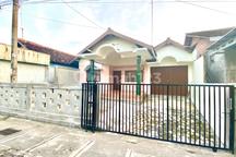 Rumah Luas Disewakan Cocok untuk Kantor Keluarga Area Dekat Mirota Kampus Godean