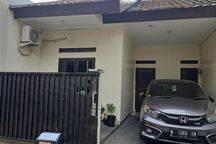 rumah second unit masi bagus akses toll pondok kelapa