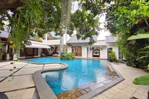 Rumah Cipete Ala Resort Villa, Jakarta Selatan