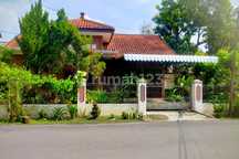 Rumah Etnik Nyaman Siap Huni