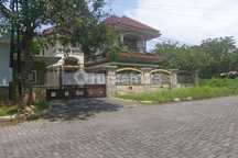 Disewakan Rumah Mewah Siap Huni di Perumahan Elite Solo Baru.