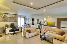 Rumah Royal Residence 2Lt Furnished Siap Huni Cluster Favourite