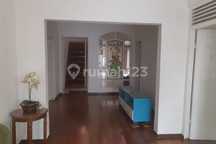 Rumah Tua Langka ~ Jalan Lebar ~ Lingkungan Tenang di Kebayoran Baru