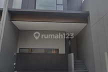 Rumah Baru Modern Minimalis di Setraduta Grande Corner