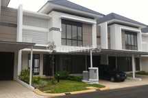 Turun Harga: Rumah Summarecon Bandung Cluster Btari Mainroad Butuh Uang Turun Harga Rumah Summarecon