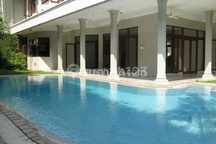 Dijual 17 - Unit Rumah Cluster Idaman,desain Elegan & Menawan Dengan Private Swimming Pool + Tanah Kavling Yang Siap ******** Super Premium & Strategis Jl.tb Simatupang Jakarta - Selatan