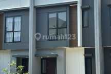 Disewakan Rumah 2 Lantai Di Cluster Regia Summarecon Crown Gading HI Bekasi