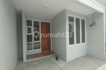 Rumah di Jual Dalam Lingkungan Cluster Modern Minimalis dengan Lokasi Yg Masih Asri dan Tenang Viu Danau yang Berlokasi di Cilangkap Jakarta Timur