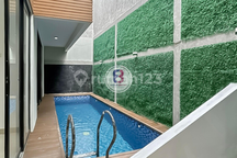 Rumah Ada Swimming Pool Mertilang Bintaro Sektor 9