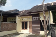 Rumah Siap.pakai Harga Murah di Wolter Monginsidi