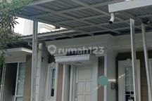 Rumah Bagus Dg Kamar 2+1 di Paramount Village