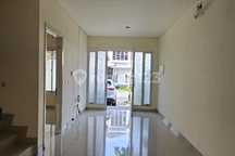 Rumah di Green Lake City, Amerika Latin Uk. 6X18 , 2 Lantai , SHM