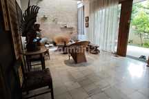 Rumah di Puri Indah Lt.327 M2 Tusuk Sate , SHM , 2 Lantai