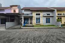 Rumah Bagus Bersih Siap Huni Di Cluster Solo Baru