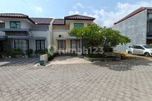 Rumah Bagus Full Furnish Cluster di Solo Baru