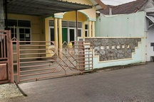 Rumah di Perumahan Bergengsi Dekat Mall The Park, Solo Baru