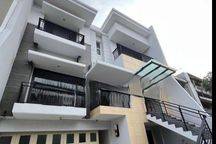 TURUN HARGA, MINIMALIS MODERN GRISENDA PIK 3 LANTAI 10X25, BARU RENOVASI