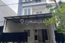 Rumah Sunter 3,5 Lantai Baru Renovasi Jual Cepat Murah !!